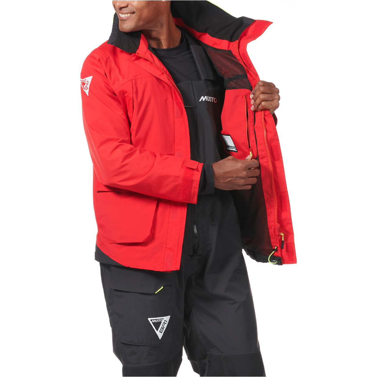 2026 Musto Heren Br1 Channel Zeiljack 82399 - Echt Rood